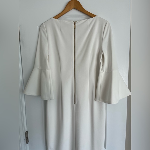 White bell sleeve dress - Picture 3 of 3